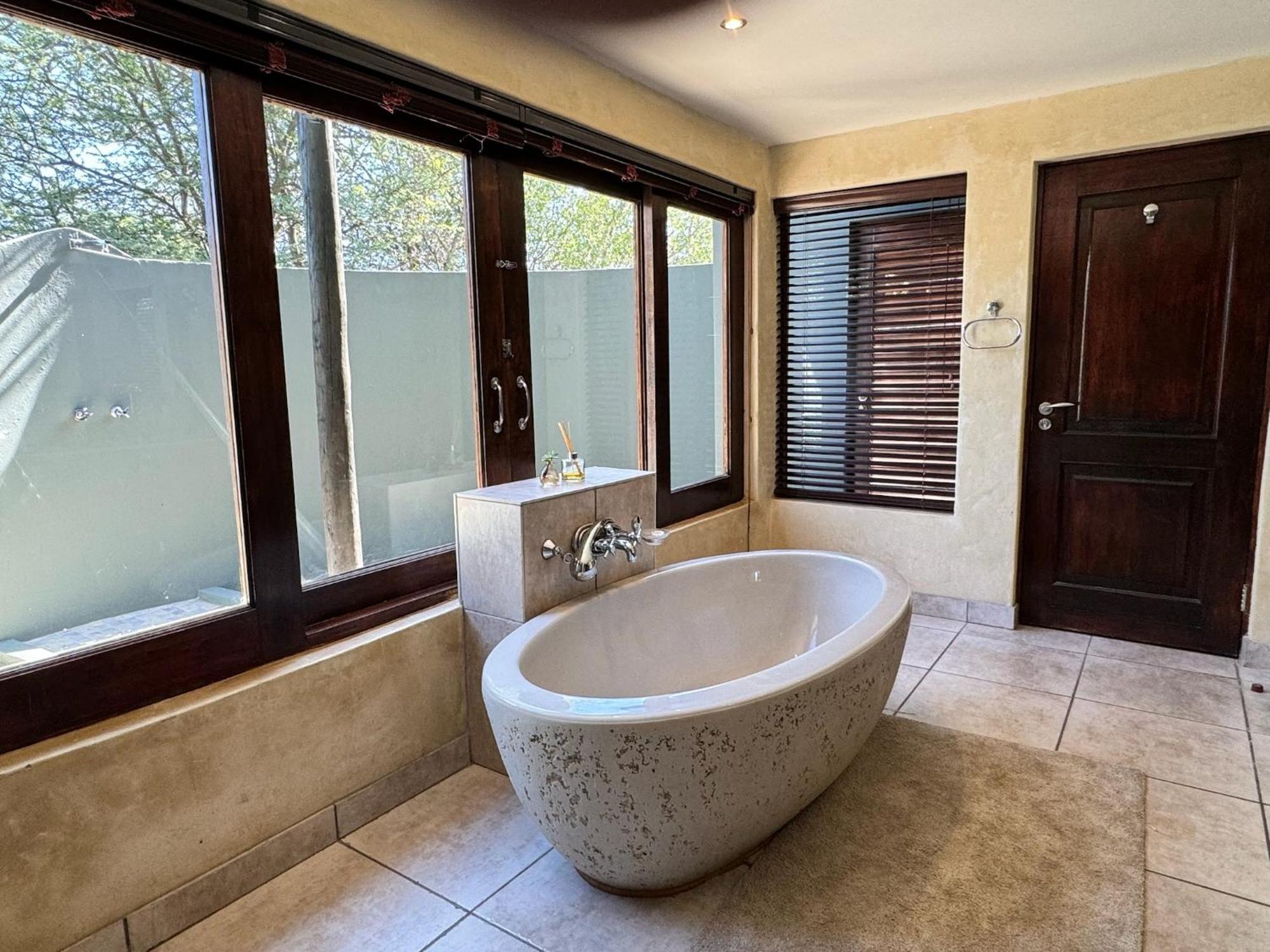 Pangolin Game Lodge - Self Catering, Incl 2 Game Drives Per Day Matlhagame Екстер'єр фото